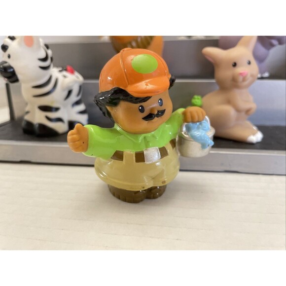 Fisher Price Little People Zoo Animals + Zoo Keeper Safari Figures Lot of 10 - Picture 2 of 10